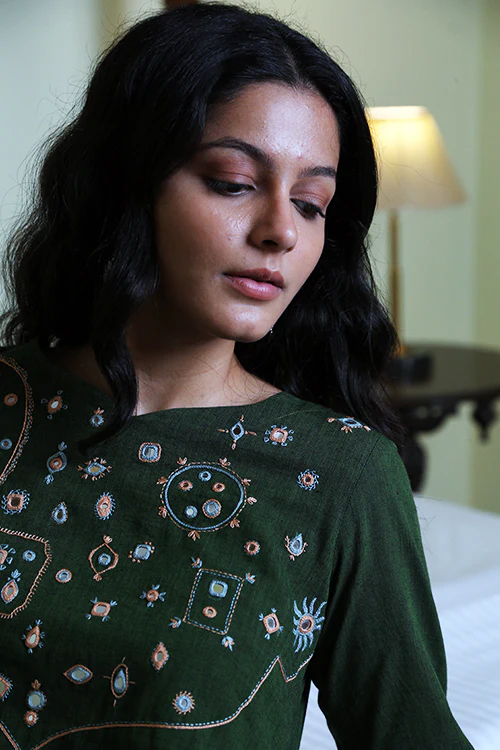 Okhai 'Eucalyptus Garden' Pure Cotton Hand Embroidered Mirror Work Kurta Pant Set - Image 4