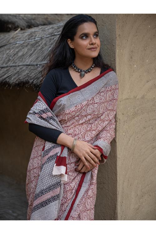 TICH Exclusive Bagh Hand Block Printed Cotton Saree - White Paisleys - Image 6