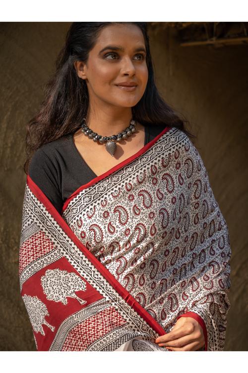 Exclusive Bagh Hand Block Printed Modal Satin Saree - White Paisleys - Image 7