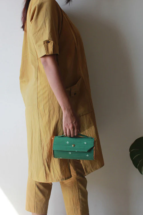 Lukka Chuppi Fern Round Clutch - Single Sleeve - Image 6