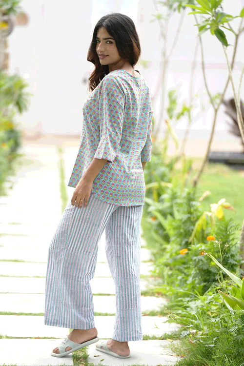 Sooti Syahi Ferny Blush Block Printed Night Suit - Image 3