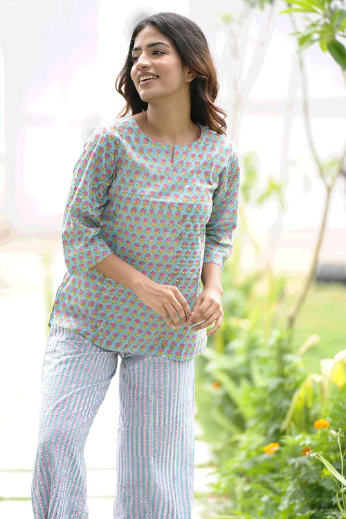 Sooti Syahi Ferny Blush Block Printed Night Suit - Image 4