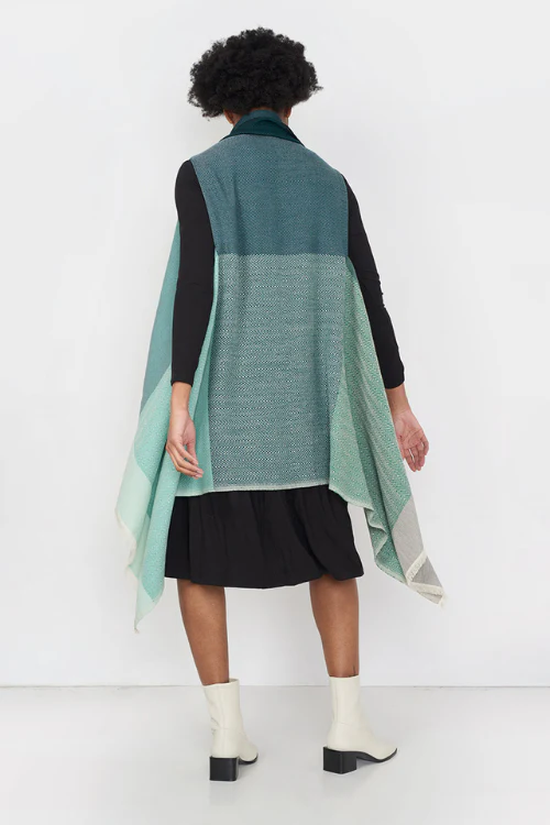 Fifth Origins Versatile Handwoven Cape/ Poncho Infinity Aurora - Image 4