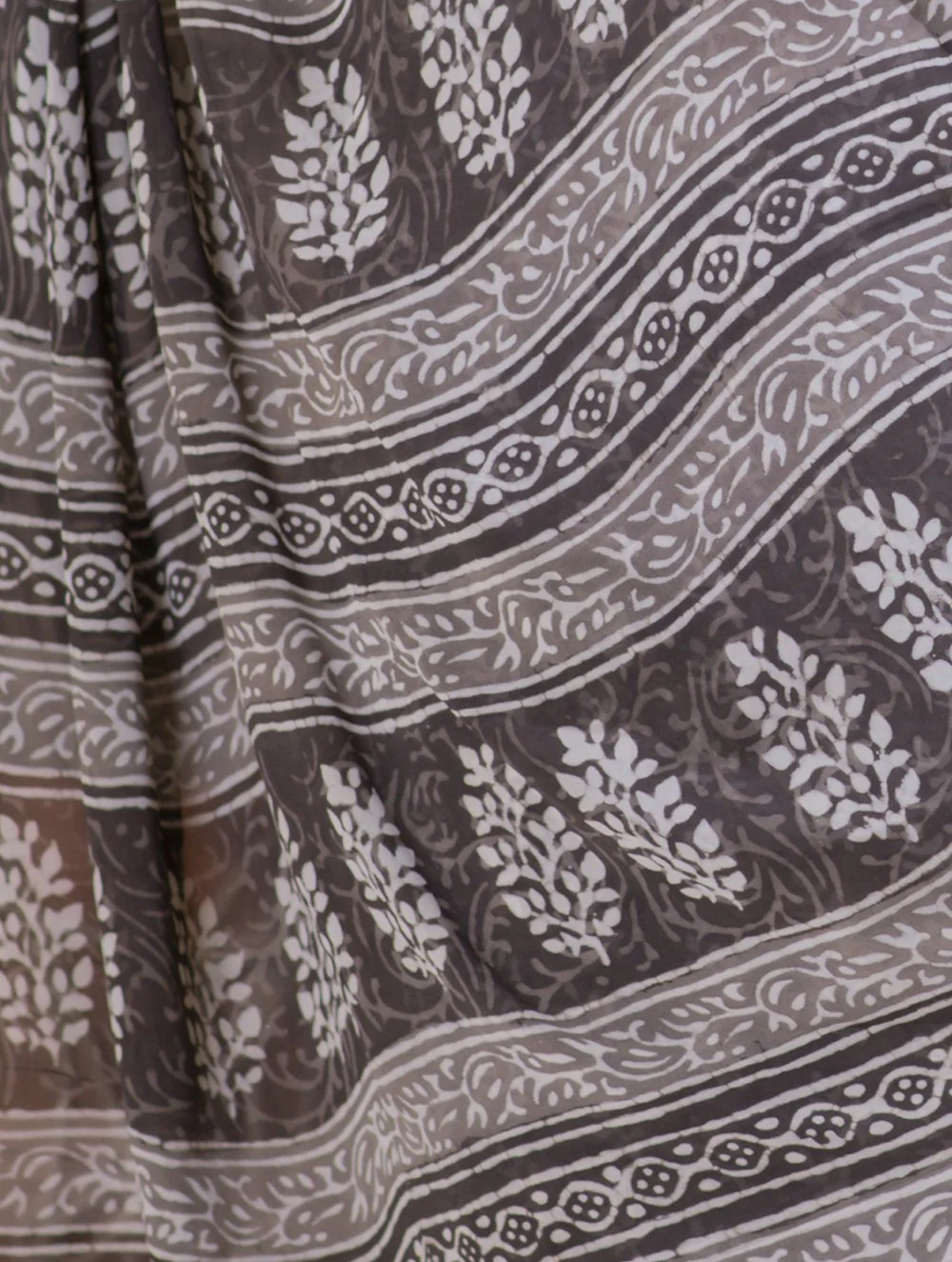 TICH Bagru Block Printed Kota Doria Saree - Florets (With Blouse Piece) - Image 3