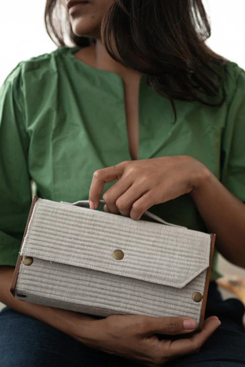 Lukka Chuppi Fog Box Clutch - Single Sleeve