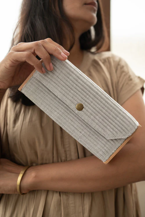 Lukka Chuppi Fog Mini Clutch - Single Sleeve