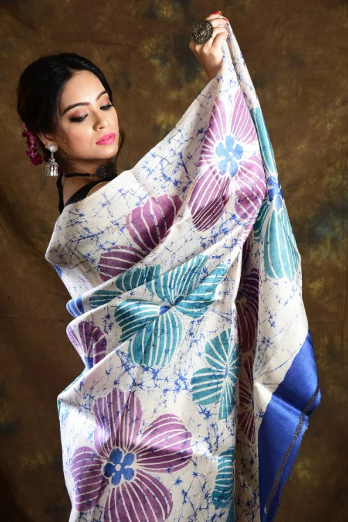 GC 'Pancy' Handwoven Hand Batik Pure Silk with SilkMark Saree - Image 3