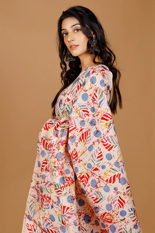 GC 'Redbud' Handwoven Hand Batik Pure Silk with SilkMark Saree - Image 4