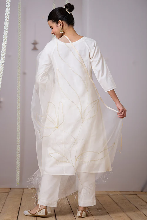 Okhai "Gold Leaf" Mukaish and Khaat Bharat work Kurta Pant set - Image 3