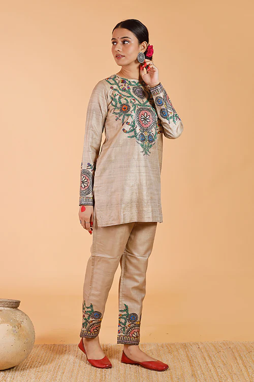 Gubbaro Handpainted Madhubani 'Mithila Flowers' Tussar Silk Pant - Image 2