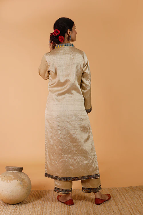 Gubbaro Handpainted Madhubani 'Radha-Krishna' Banana Silk Pant - Image 2