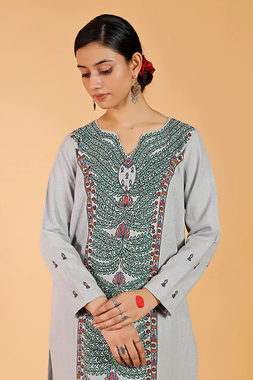 Gubbaro Handpainted Madhubani 'Manmohana Surmai Leela' Cotton Kurta - Image 2