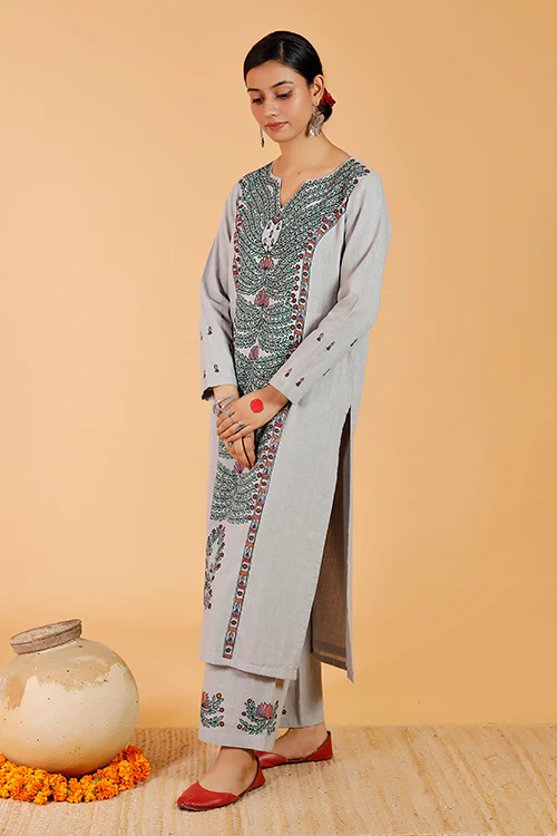 Gubbaro Handpainted Madhubani 'Manmohana Surmai Leela' Cotton Kurta - Image 4