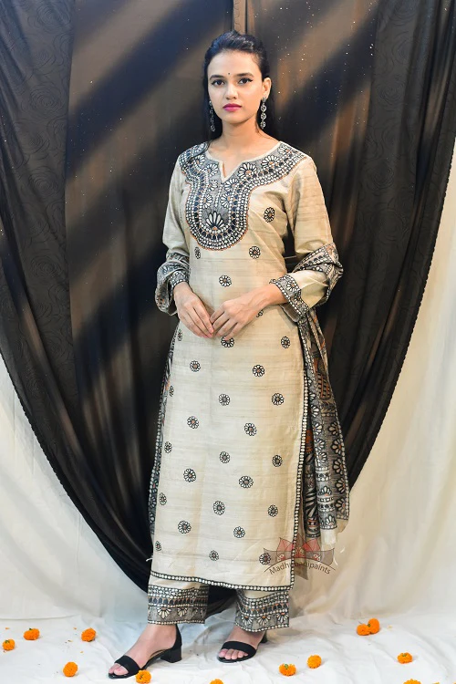 Gubbaro Handpainted Madhubani 'Flowers of Mithila' Tussar Silk Kurta - Image 2