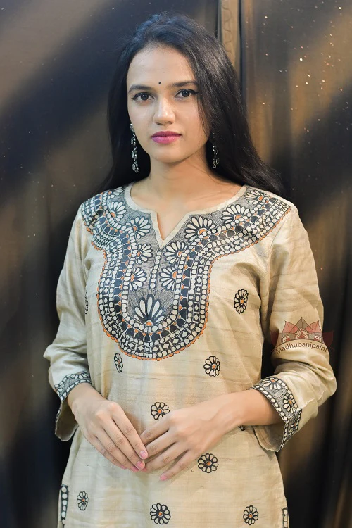 Gubbaro Handpainted Madhubani 'Flowers of Mithila' Tussar Silk Kurta - Image 3