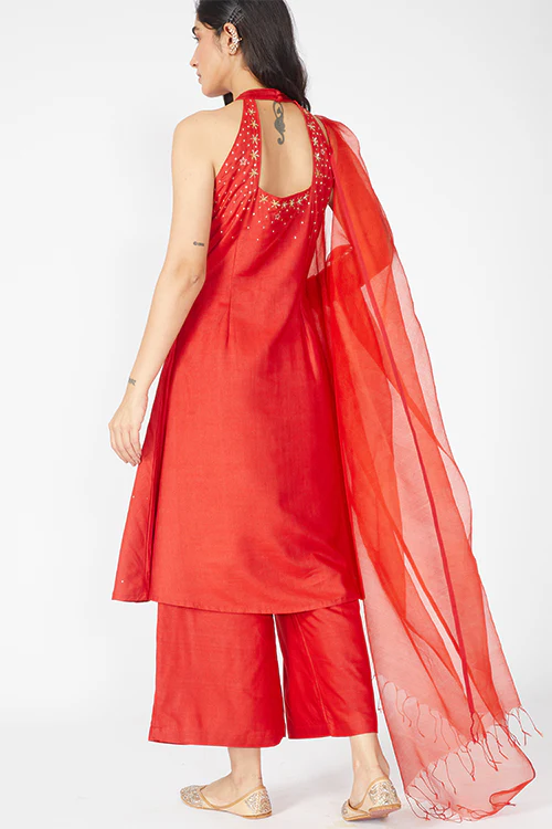 Okhai 'Helios' Embroidered Kurta Pant Dupatta Set - Image 5