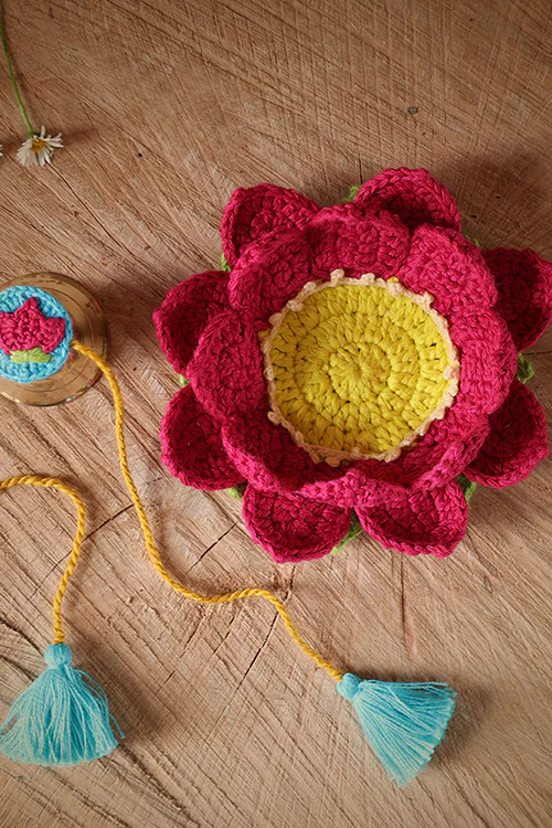 Himalayan Blooms 1 Rakhi,Lotus,Rauli,Rakhi Gift Hamper