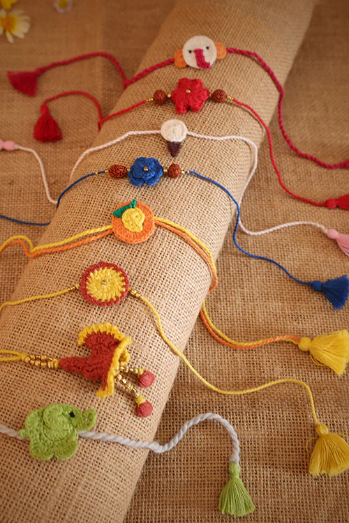 Himalayan Blooms Family Pack Of 8 Rakhi - Image 2