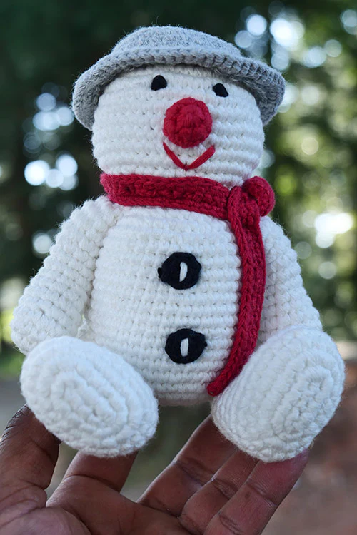 Himalayan Blooms Hand Made Crochet Soft Toys - Cap Snowman - Image 3