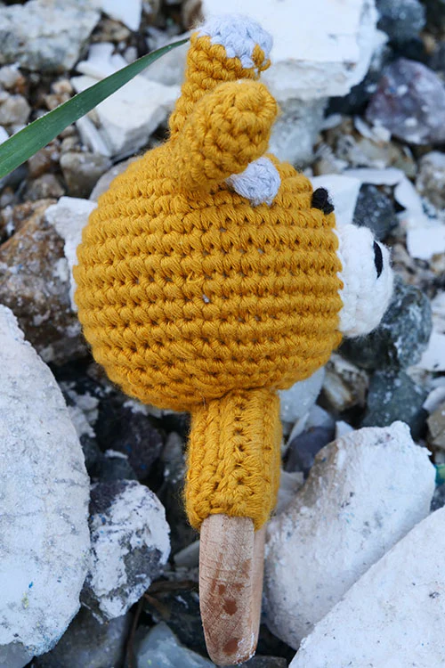 Himalayan Blooms Hand Made Crochet Soft Toys - Wooding Ring Giraffe - Image 4
