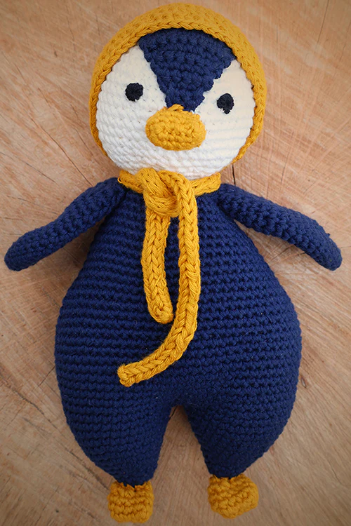 Himalayan Blooms Rakhi With Penguin Toys - Image 3