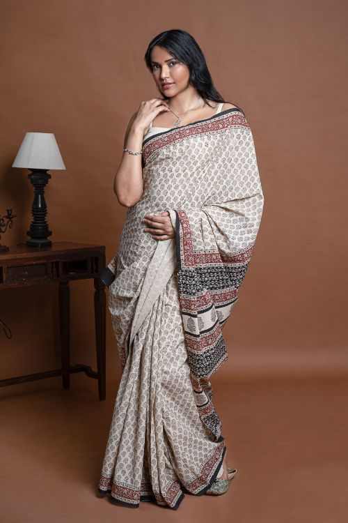 ICH Bagru Statements. Hand Block Printed Mul Cotton Saree - Beige Florets - Image 5