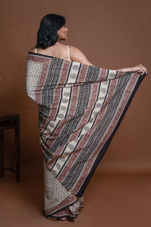 ICH Bagru Statements. Hand Block Printed Mul Cotton Saree - Beige Florets - Image 7
