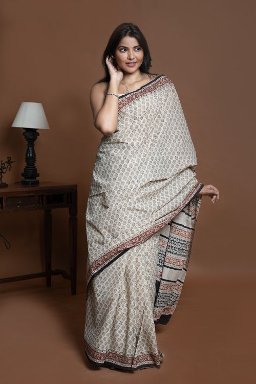 ICH Bagru Statements. Hand Block Printed Mul Cotton Saree - Beige Florets - Image 9