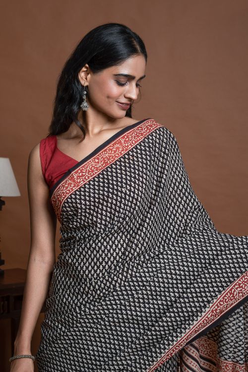 ICH Bagru Statements. Hand Block Printed Mul Cotton Saree - Black Buds - Image 3