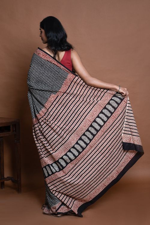 ICH Bagru Statements. Hand Block Printed Mul Cotton Saree - Black Buds - Image 8