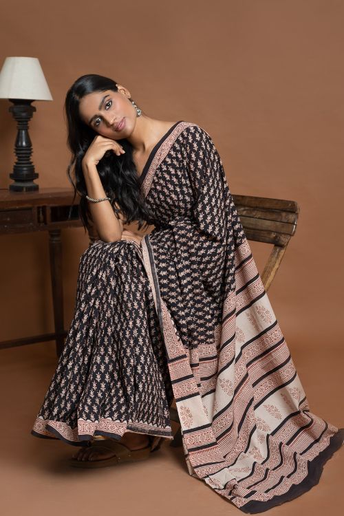 ICH Bagru Statements. Hand Block Printed Mul Cotton Saree - Black Florets - Image 5