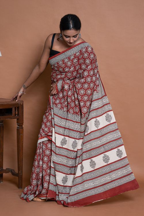 ICH Bagru Statements. Hand Block Printed Mul Cotton Saree - Brick Ornate - Image 3