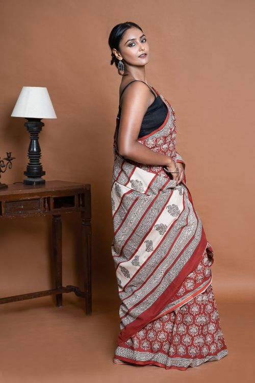 ICH Bagru Statements. Hand Block Printed Mul Cotton Saree - Brick Ornate - Image 5