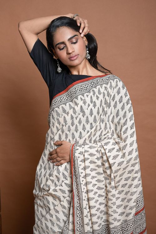 ICH Bagru Statements. Hand Block Printed Mul Cotton Saree - Cream Leaf - Image 3