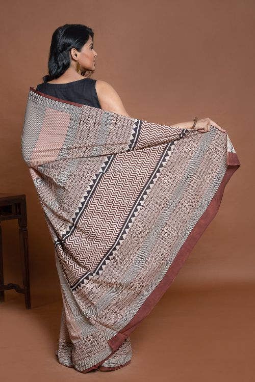 ICH Bagru Statements. Hand Block Printed Mul Cotton Saree - Geometrics - Image 4