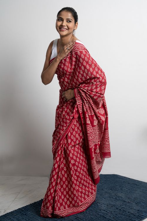 ICH Bagru Statements. Hand Block Printed Mul Cotton Saree - Red Flora - Image 6