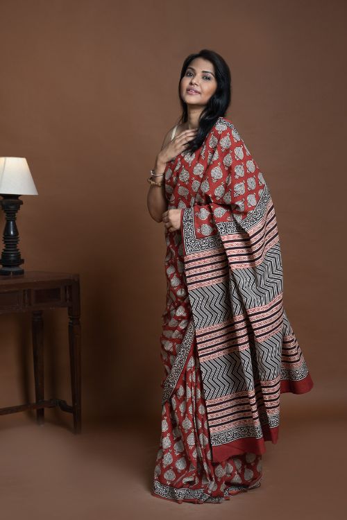 ICH Bagru Statements. Hand Block Printed Mul Cotton Saree - Red Ornate - Image 5