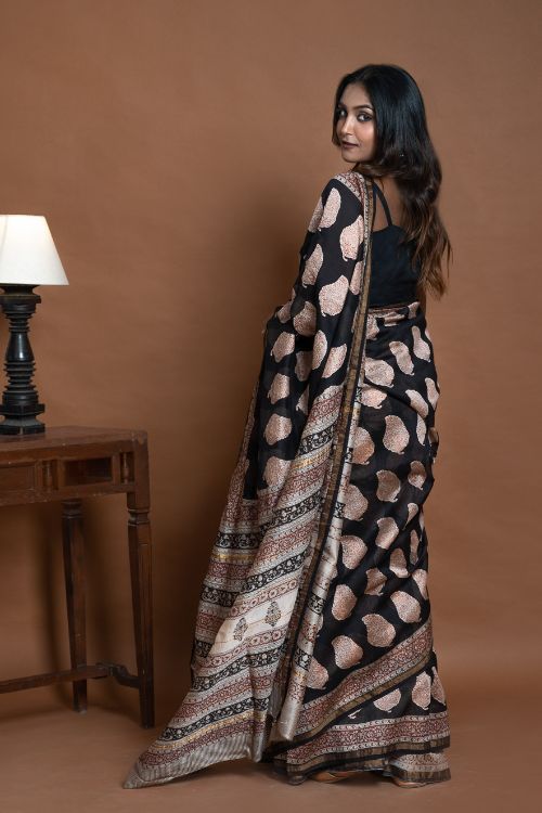 ICH Chanderi Elegance. Bagru Hand Block Printed Saree - Black Paisley - Image 3