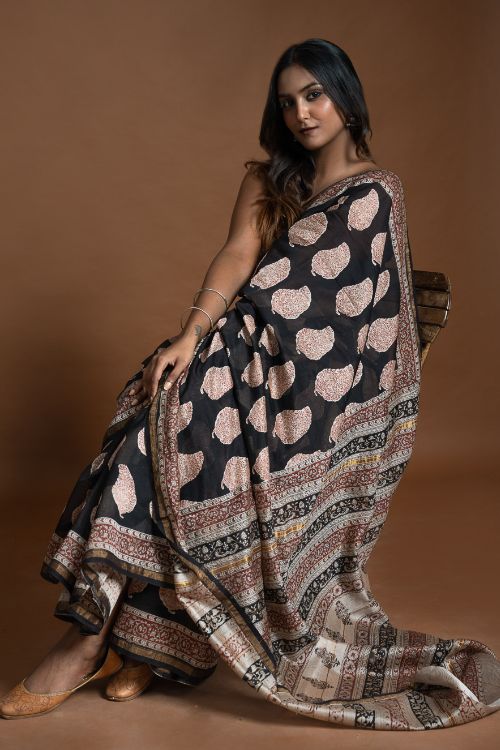 ICH Chanderi Elegance. Bagru Hand Block Printed Saree - Black Paisley - Image 6