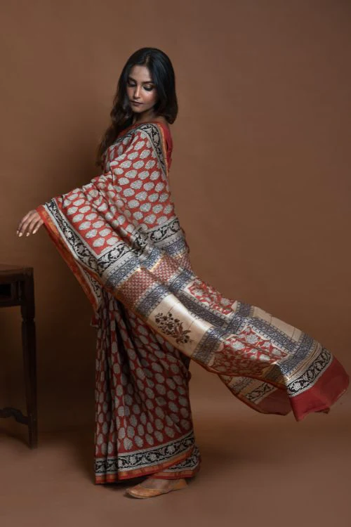 ICH Chanderi Elegance. Bagru Hand Block Printed Saree - Red & Beige Florets - Image 6