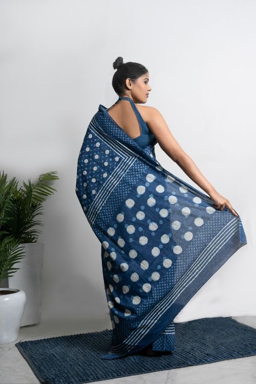 ICH Cotton Appeal. Dabu Hand Block Printed Mul Cotton Saree - Blue Polka - Image 5