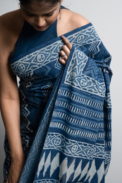 ICH Cotton Appeal. Dabu Hand Block Printed Mul Cotton Saree -Blue Zigzags - Image 2