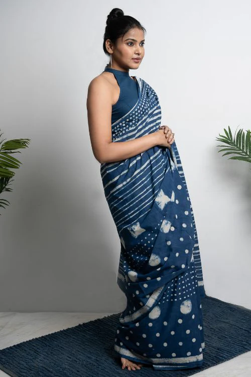ICH Cotton Appeal. Dabu Hand Block Printed Mul Cotton Saree - Dot & Stripes - Image 6