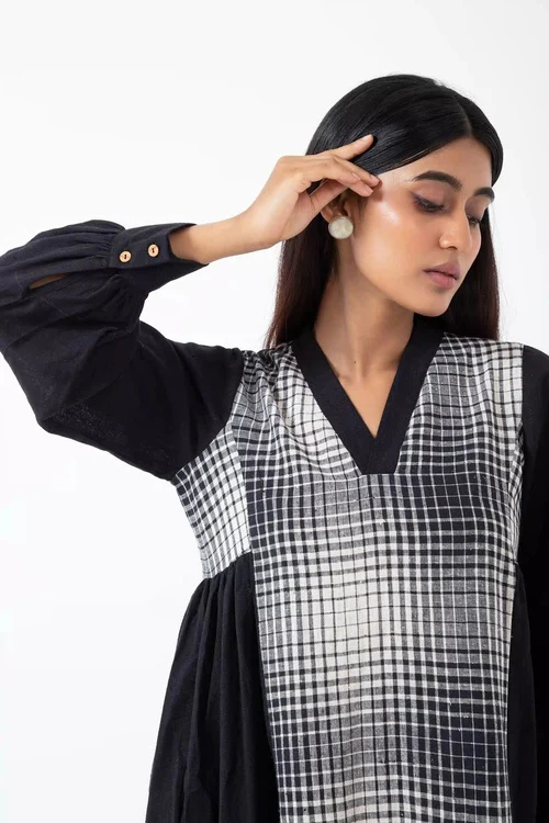 Inkriti "Timeless" Handloom Kala Cotton Dress - Ombre Checks - Image 2