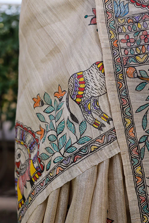 Diorama Designs Madhubani Hand-painted Krishna Raas Silk Saree - Image 5