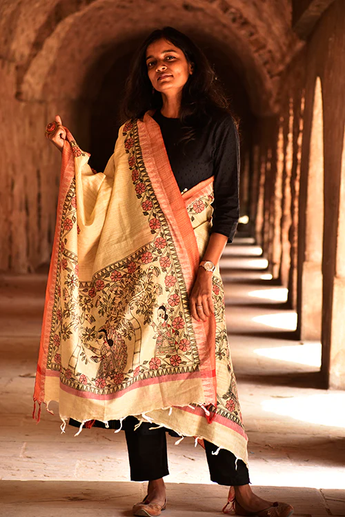 Diorama Designs Madhubani Handpainted Black-Red Handpainted Dupatta - Image 3