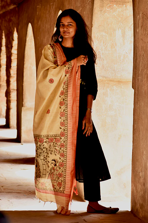 Diorama Designs Madhubani Handpainted Black-Red Handpainted Dupatta - Image 5