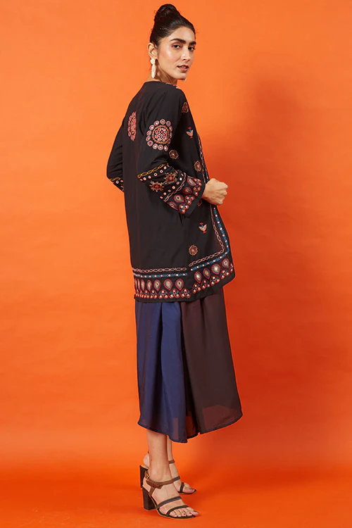 Okhai 'Maharani' Kutch Embroidered Pure Cotton Long Jacket - Image 6