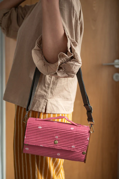 Lukka Chuppi Mauve Box Clutch - Single Sleeve - Image 3