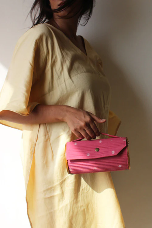 Lukka Chuppi Mauve Round Clutch - Single Sleeve - Image 5